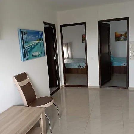 Casa Galbena De Vacanta Navodari Năvodari