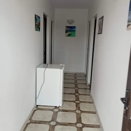 Casa Galbena De Vacanta Navodari 게스트하우스 Năvodari